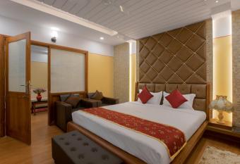 Hotel Vashanth Krishna has Balcony rooms
