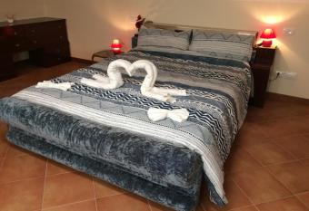 Palidoro House Fiumicino ROMA has Balcony rooms