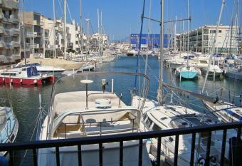 Marina Residencial has Balcony rooms