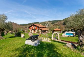 4 bedrooms villa with city view private pool and enclosed garden at Bizkaia has Balcony rooms