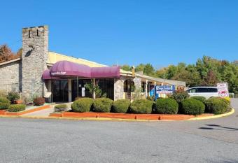 Superlodge allows 18 year olds to book a room