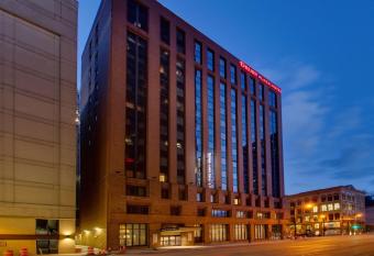 Drury Plaza Hotel Milwaukee Downtown allows 18 year olds to book a room