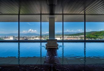 onsen hotel OMOTO allows 18 year olds to book a room