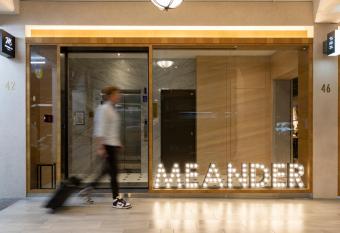 Meander 1948 Hostel - Taipei Main Station has Balcony rooms