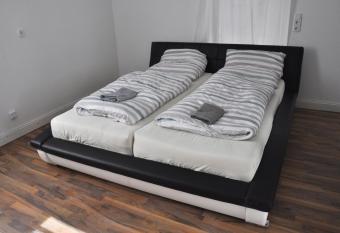 Farbgasse 13 has Balcony rooms