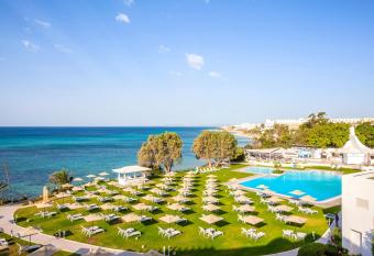 Le Sultan has Balcony rooms