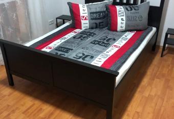 Apartment 4 Rent allows 18 year olds to book a room