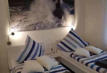 Fewo Faubel Centro 44 m2 allows 18 year olds to book a room