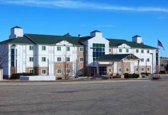 Baymont by Wyndham Sheridan has Smoking rooms