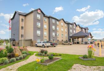 Devonian Hotel and Suites has Smoking rooms
