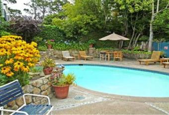 Normandy Inn allows 18 year olds to book a room