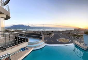 Oceansnest Guest House has Balcony rooms