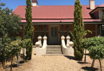 Barossa Shiraz Estate has Balcony rooms