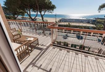 A casa di Monachella allows 18 year olds to book a room