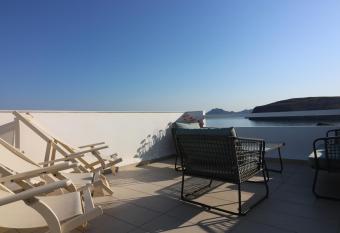 Avra Pahainas has Balcony rooms