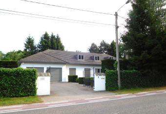 Suite Horatio allows 18 year olds to book a room