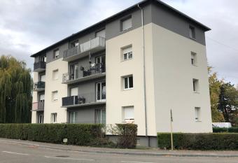 F1 Terrasse Hydromassage LED, Colmar    5min, calme has Balcony rooms