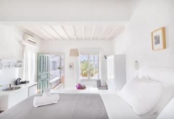 Fos Apartments Mykonos has Balcony rooms