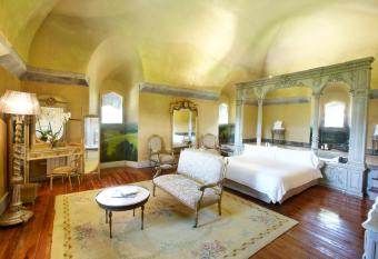 Hotel Castillo de Arteaga allows 18 year olds to book a room