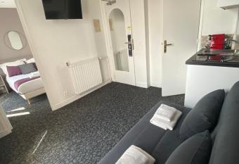 H  tel du Parc Montsouris has Balcony rooms