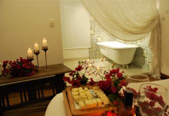 Hotel Casa Boutique Villa de Leyva allows 18 year olds to book a room