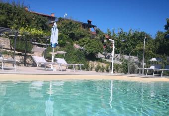 Da Fabiana allows 18 year olds to book a room