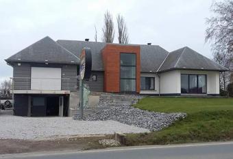 Villa Marco 176 allows 18 year olds to book a room