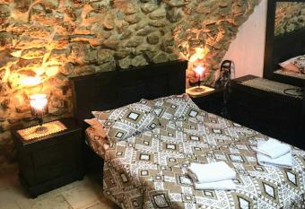 Jerusalem Old City room allows 18 year olds to book a room