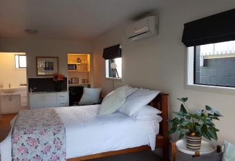 Long St Studio allows 18 year olds to book a room