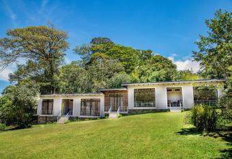 YerbaBuena Modern Stay in the Cloud Forest allows 18 year olds to book a room