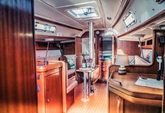 Segelyacht Bremen City has Balcony rooms