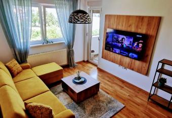 Apartman VARENICA has Balcony rooms