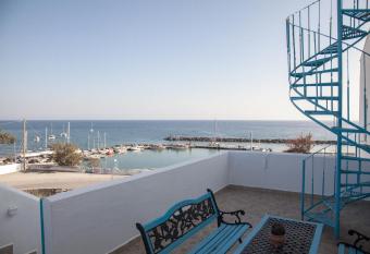 Stella s place, Vlichada has Balcony rooms