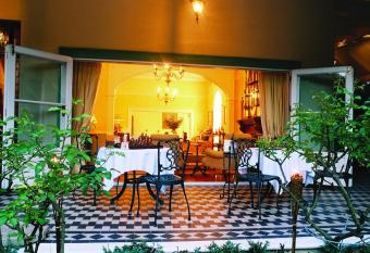 Hacklewood Hill Country House has Balcony rooms