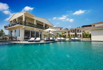 The Acacia Morjim has Balcony rooms