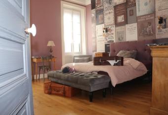 Les Tourelles allows 18 year olds to book a room