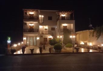 Kandania Apartments has Balcony rooms