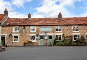 The Fox and Hounds Country Inn has Balcony rooms