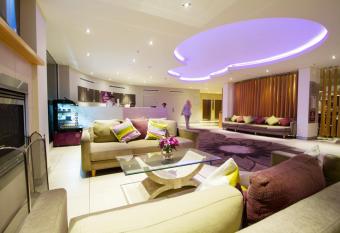 The Terrace Hotel Adelaide has Balcony rooms