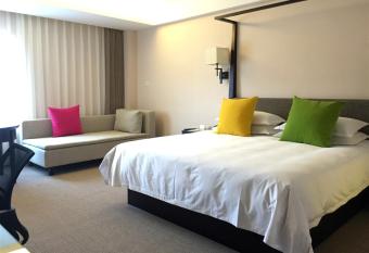 SSAW Boutique Hotel Hangzhou Xixi Park allows 18 year olds to book a room