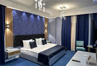 Amber Hotel has Balcony rooms