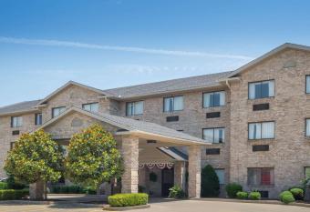 Ramada by Wyndham Catlettsburg/Ashland has Smoking rooms