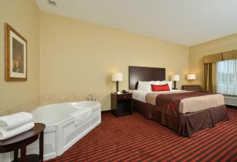 Best Western Plus Louisa has rooms with a private hot tub