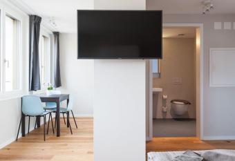 HITrental Marktplatz Apartments has Balcony rooms