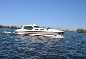 Jachthuren allows 18 year olds to book a room