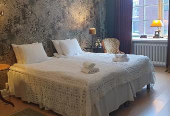 Leopold Boutique Hotel allows 18 year olds to book a room