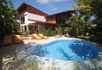 Samara Chillout Lodge - Adults only allows 18 year olds to book a room