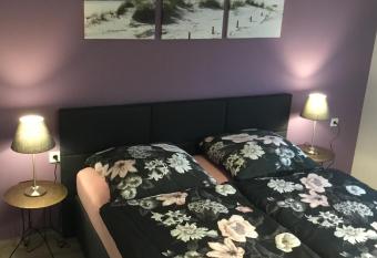 Sulzberg allows 18 year olds to book a room