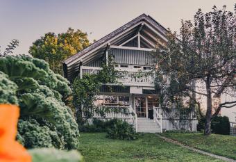 Gardenia-Altach allows 18 year olds to book a room