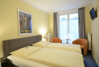 ALPHA Hotel Garni allows 18 year olds to book a room